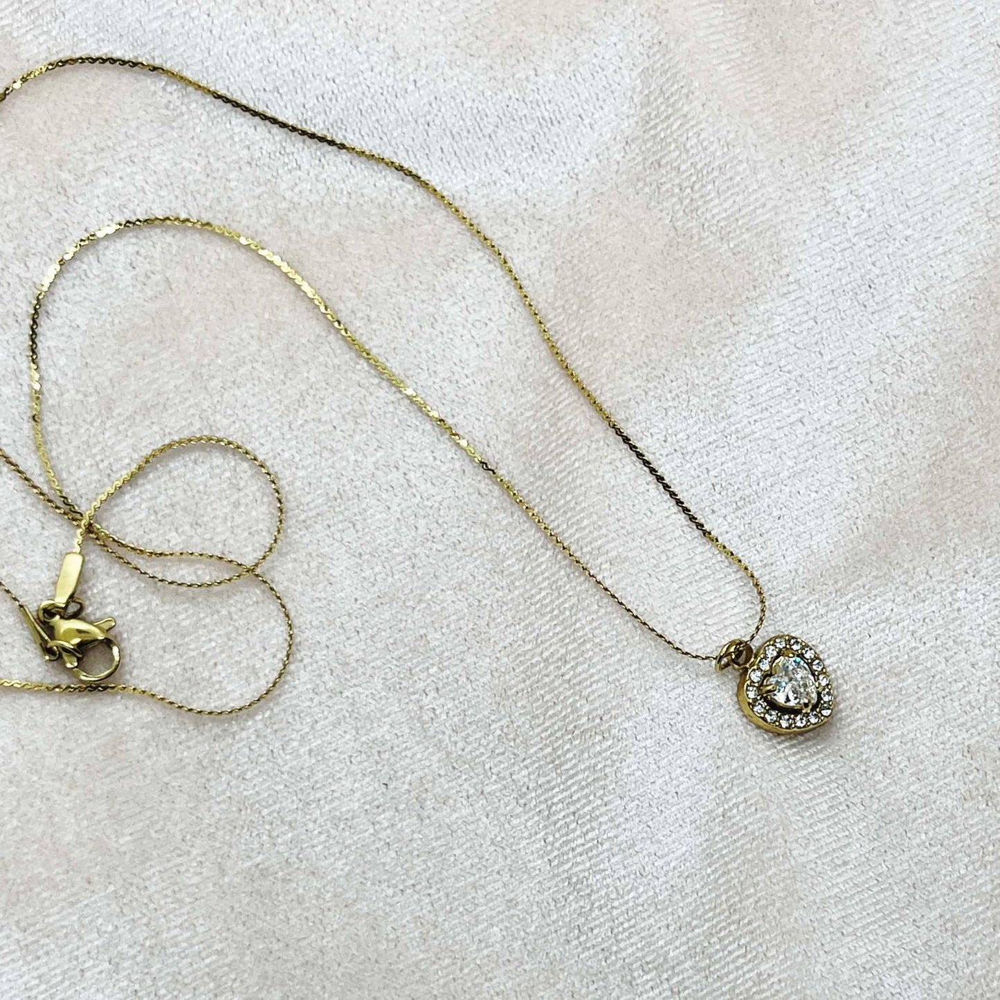 Vintage Glam Necklace - Heart
