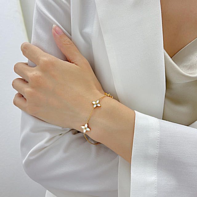Mother Pearl Flower Bracelet