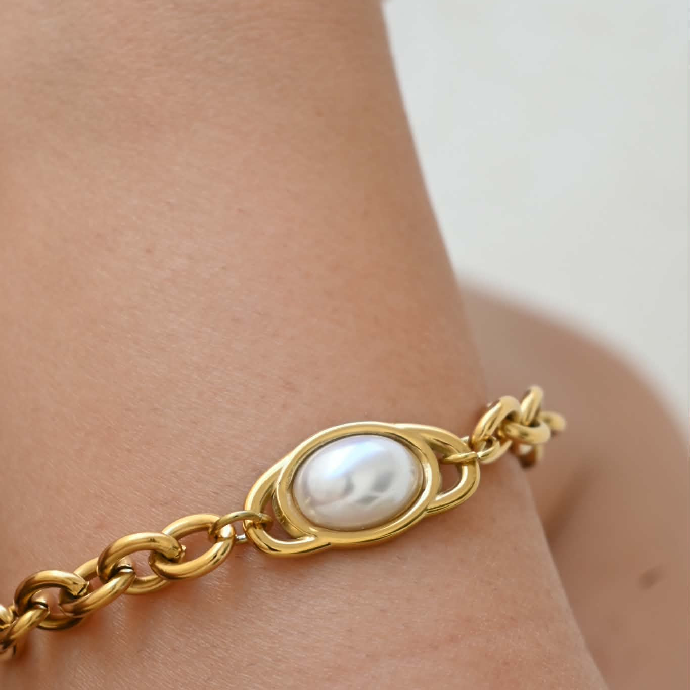 Chunky Oval Pearl  Bracelet