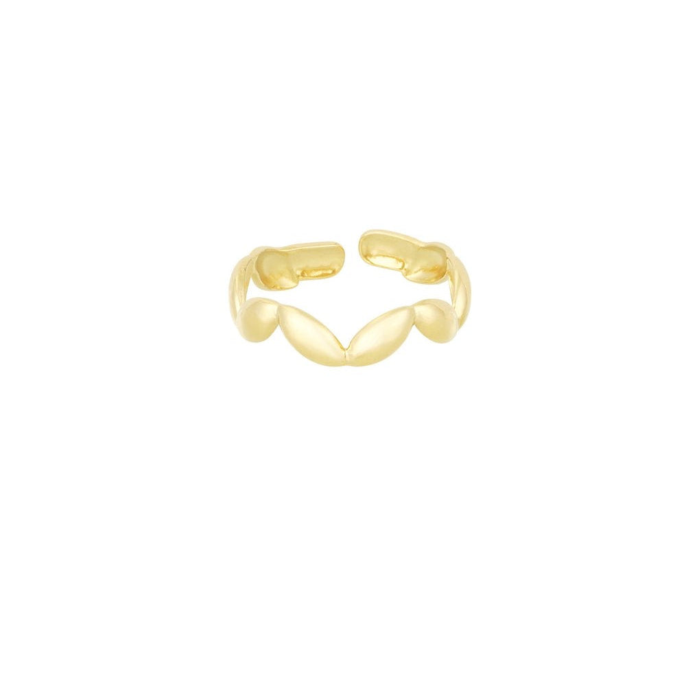 Gold-plated wavy ring with fluid design, minimal everyday jewellery Malta