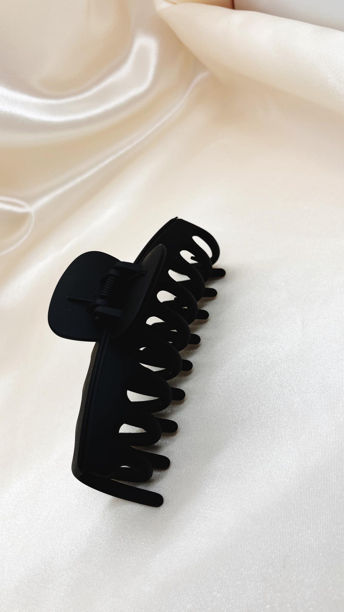 Maxi Hair Claw Black