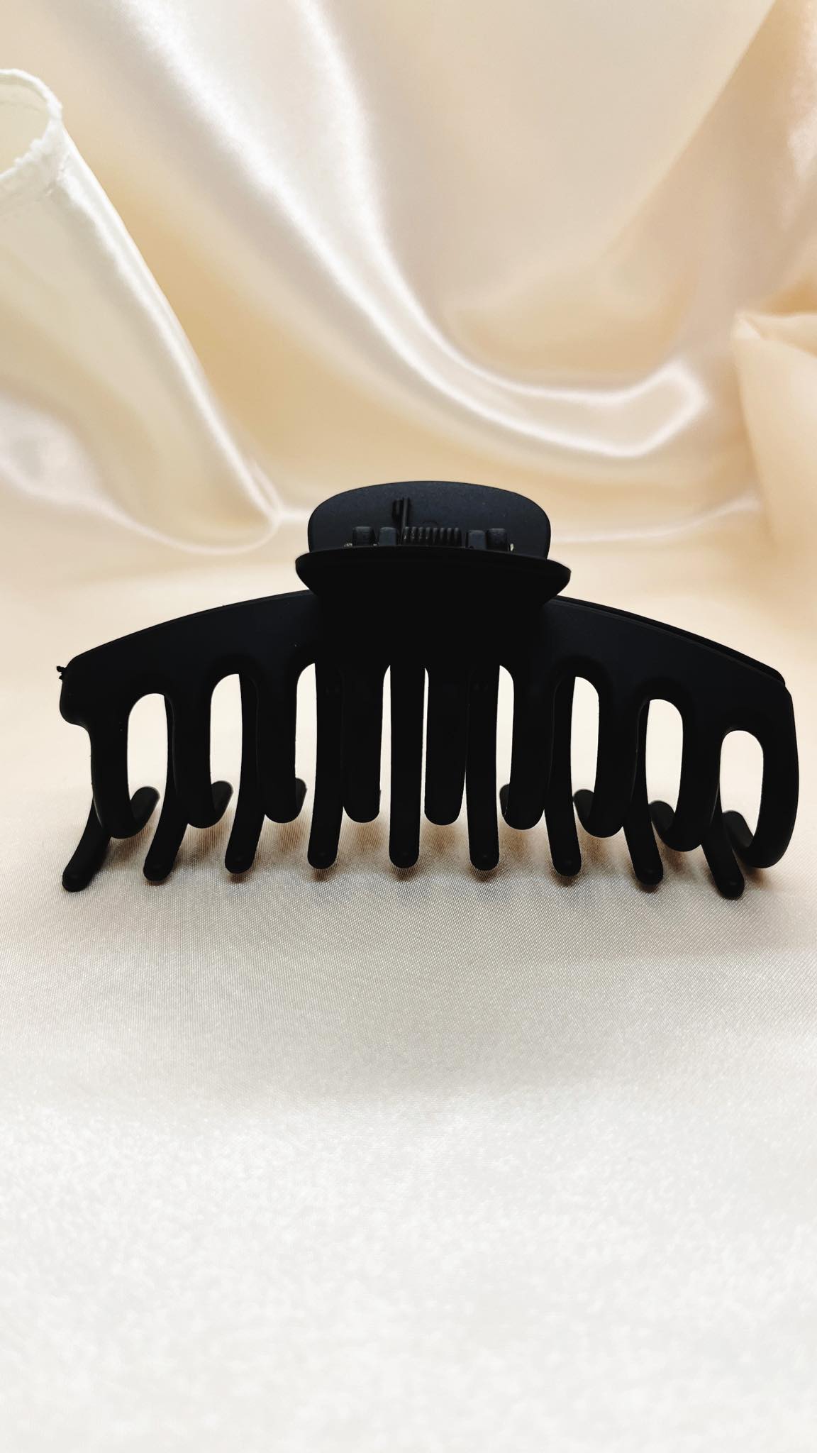 Maxi Hair Claw Black