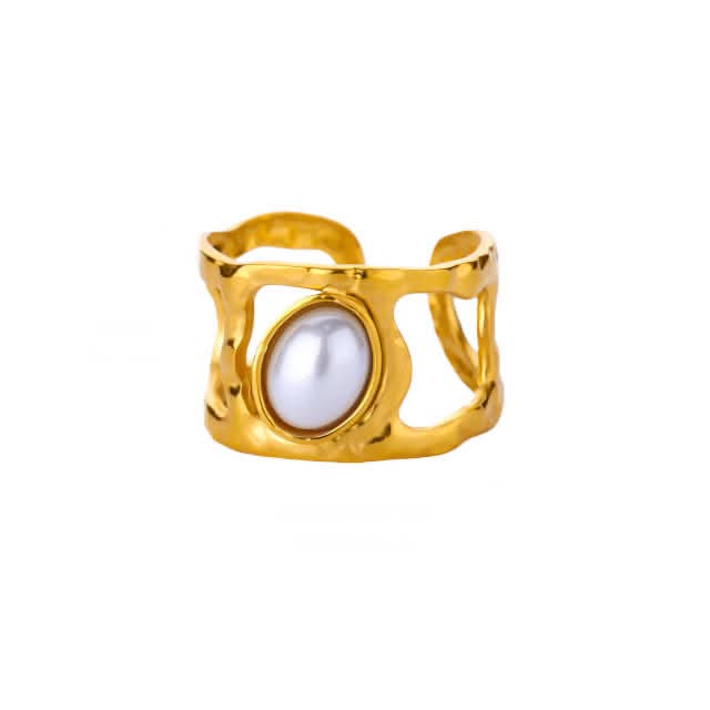Chunky pearl ring