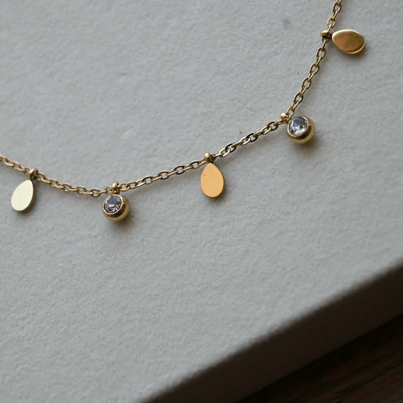 Crystal And Drop Anklet