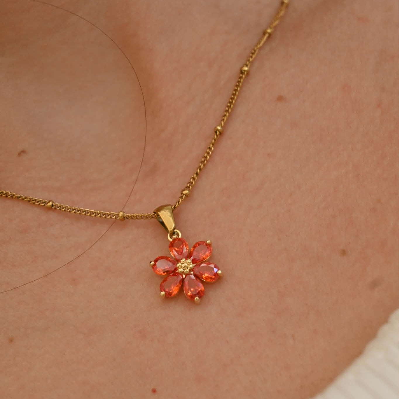 Fjura Charm - Red Orange