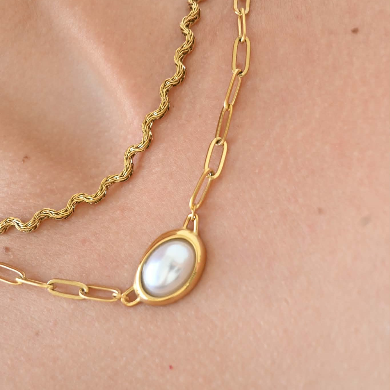 Paper clip Pearl necklace