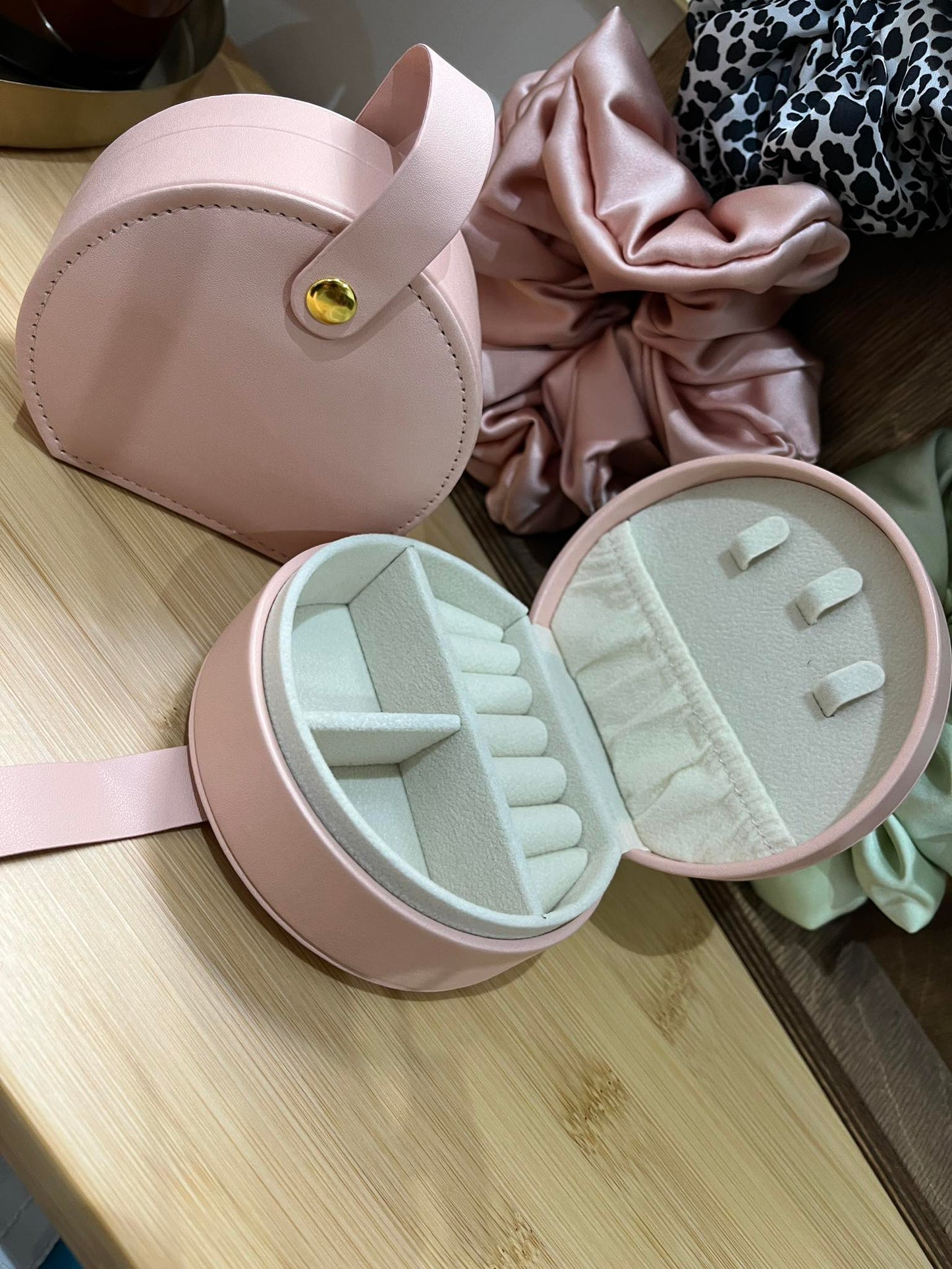 Traveling Pink Jewellery Box