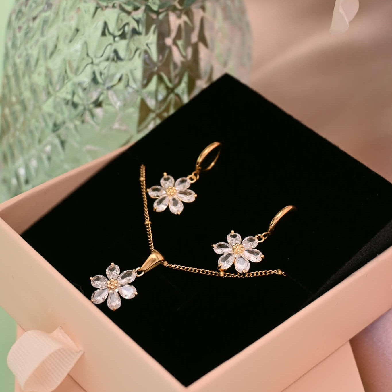 Fjura Charm - Crystal